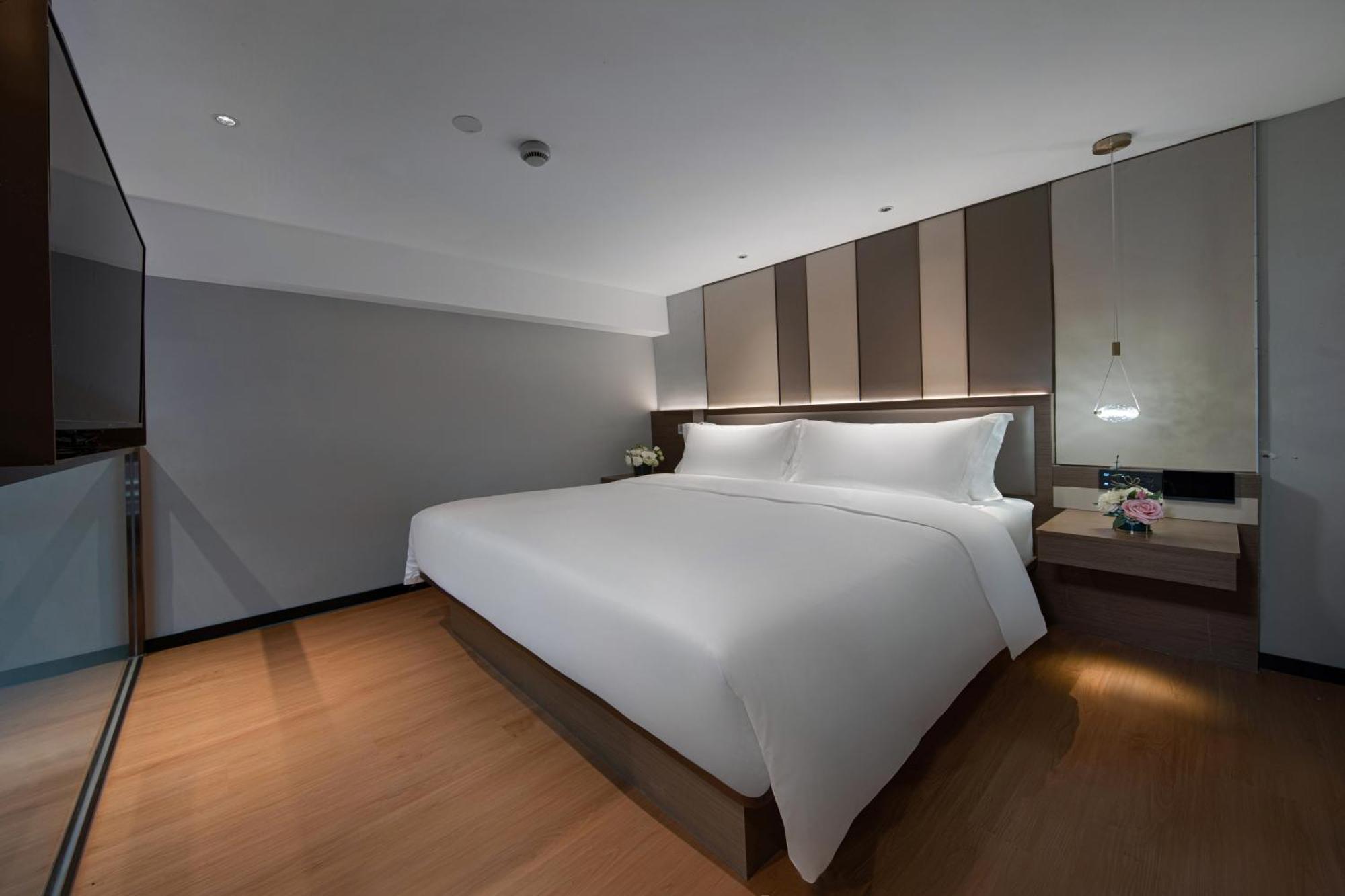 Jinglai Light Luxury - Daning International Business School Branch Hotel Shanghai